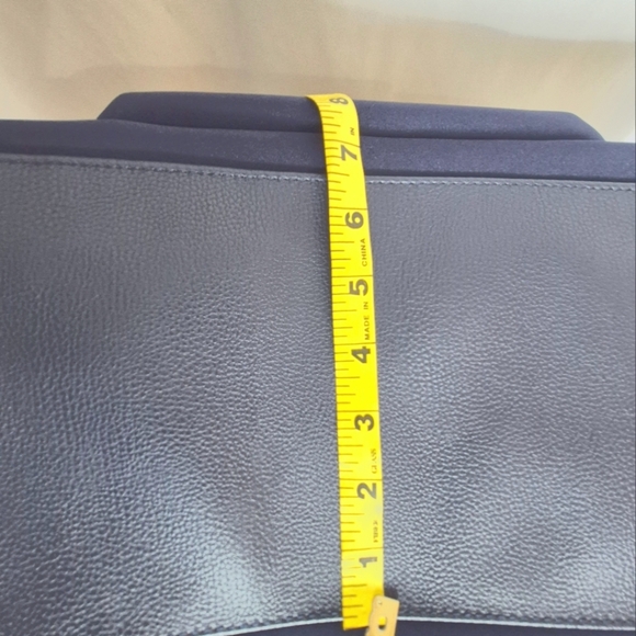 Tommy Hilfiger Navy Neoprene Tote Bag / Weekender Bag Adjustable Crossbody Strap - Picture 15 of 16